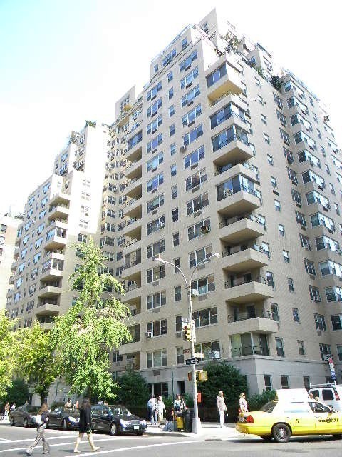 The Brevoort 11 5th Ave, Manhattan, NY 10003 - Photo 1 of 13