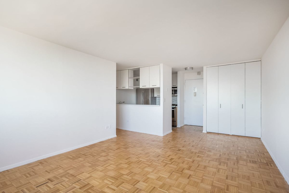 40 River Road, New York, NY, USA, Unit 10D Manhattan, NY 10044 - Photo 8 of 11