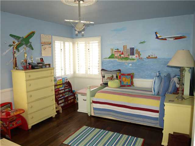 1378 Crest Drive Encinitas, CA 92024 - Photo 10 of 16 Secondary Bedroom...