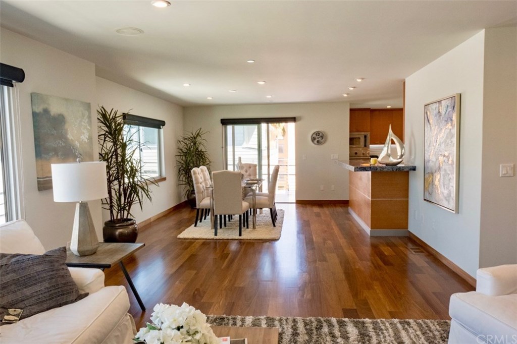 3215 Vista Drive Manhattan Beach, CA 90266 - Photo 9 of 36