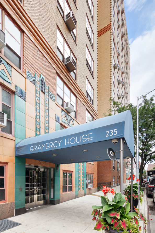 Gramercy House 235 E 22nd St, Manhattan, NY 10010 - Photo 4 of 21