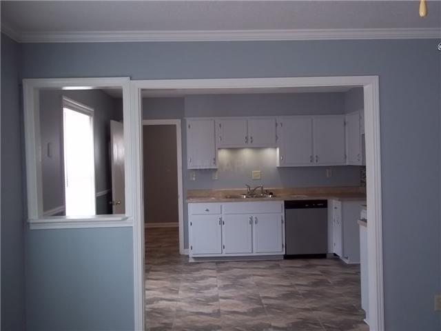 5043 Gull Road Memphis, TN 38109 - Photo 4 of 12 Gallery Image 4