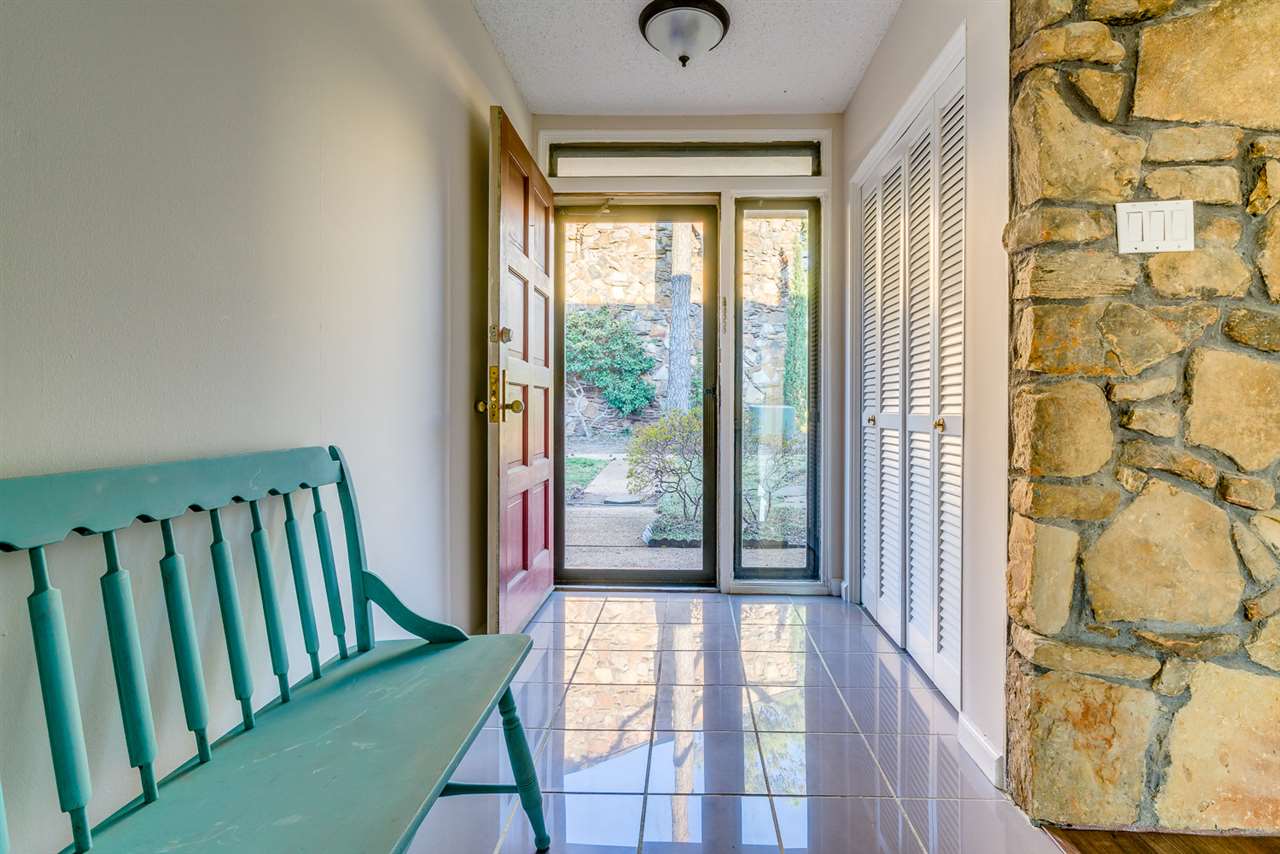 449 South Perkins Road, Unit 11 Memphis, TN 38117 - Photo 4 of 25 Gallery Image 4