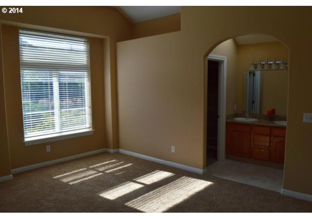 23808 Southwest Scott Ridge Terrace Sherwood, OR 97140 - Photo 6 of 16 Gallery Image 6