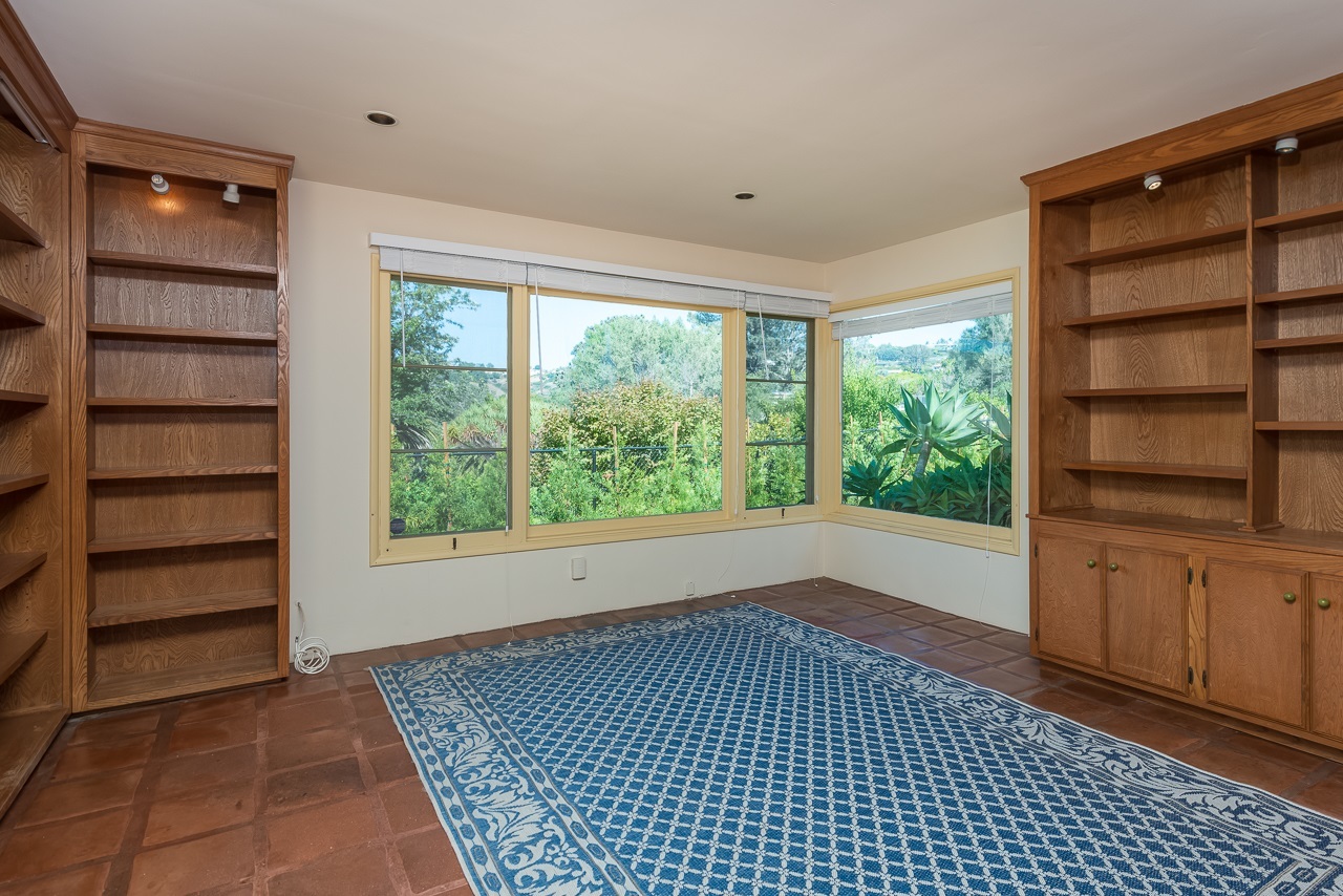 2488 Hidden Valley Road La Jolla, CA 92037 - Photo 12 of 20