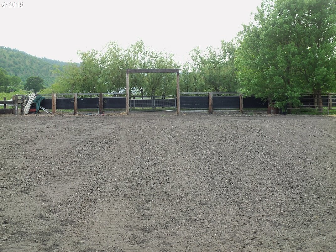 6208 Eightmile Road Dufur, OR 97021 - Photo 16 of 30 Gallery Image 16