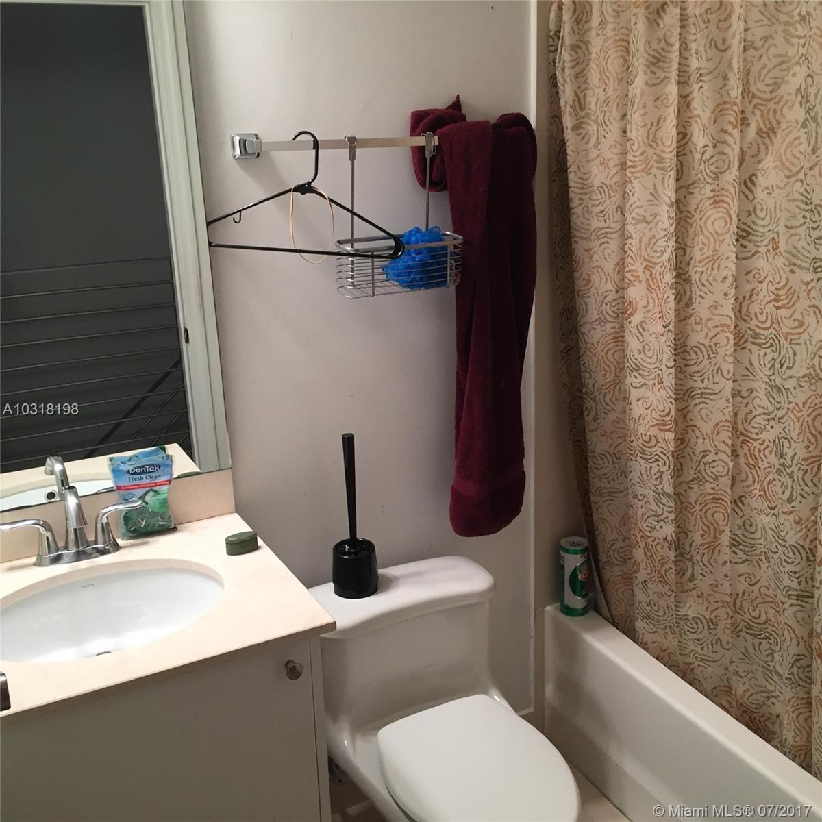 60 Southwest 13th Street, Unit 2217 Miami, FL 33130 - Photo 3 of 6