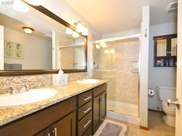 5005 Southwest View Point Terrace Portland, OR 97239 - Photo 11 of 16 Gallery Image 11