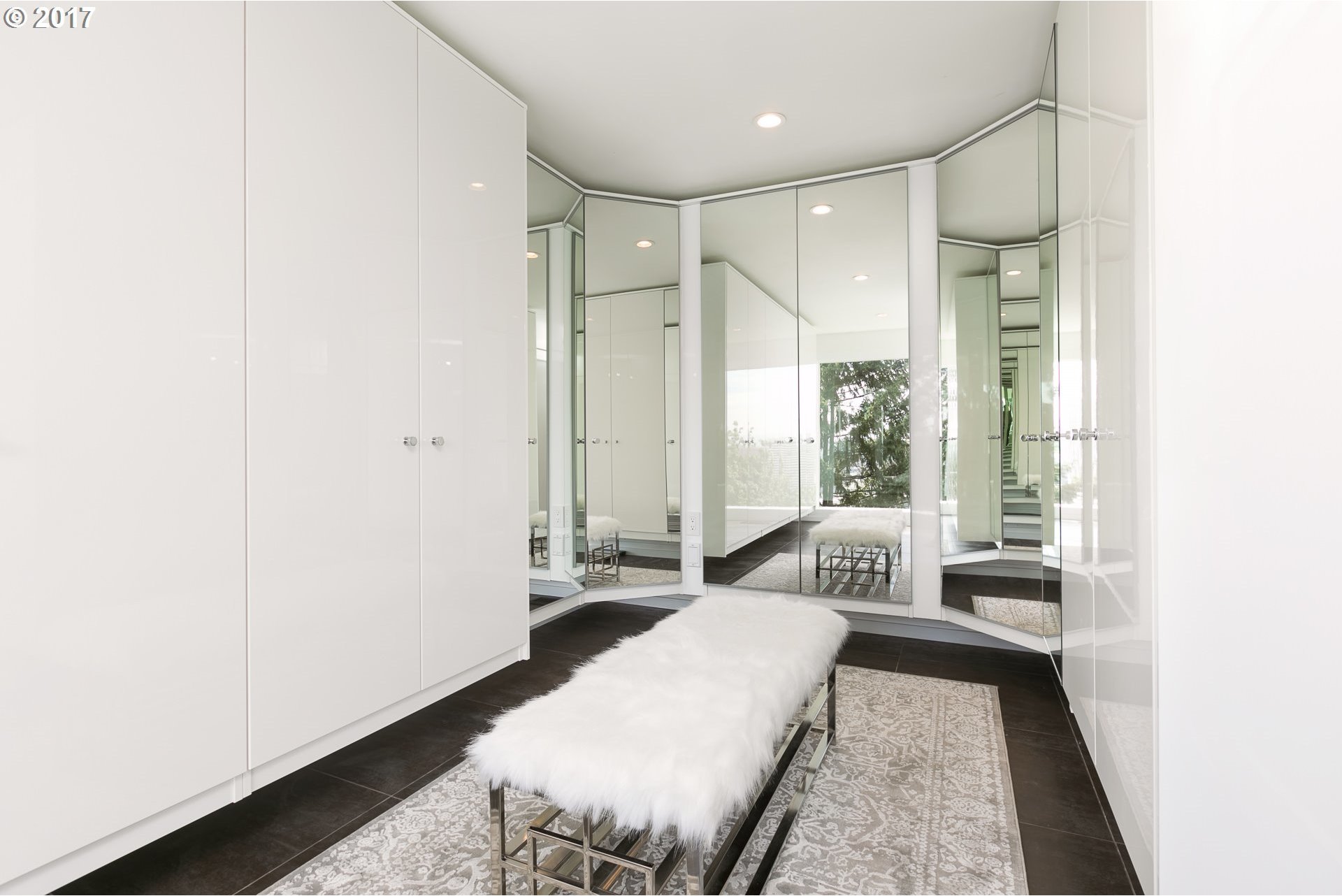 1315 Southwest Rivington Drive Portland, OR 97201 - Photo 13 of 28 Gallery Image 13