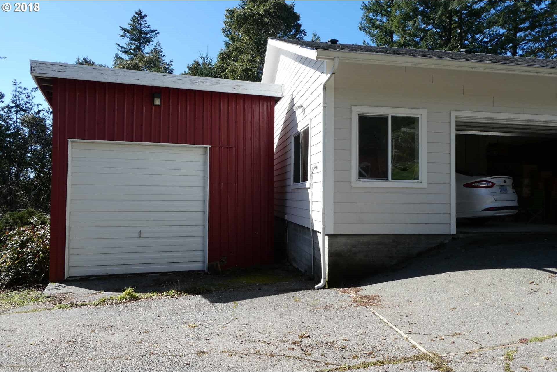 22745 Carpenterville Road Brookings, OR 97415 - Photo 2 of 32