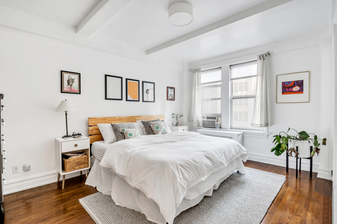 41 West 72nd Street, Unit 8C Manhattan, NY 10023 - Photo 4 of 6