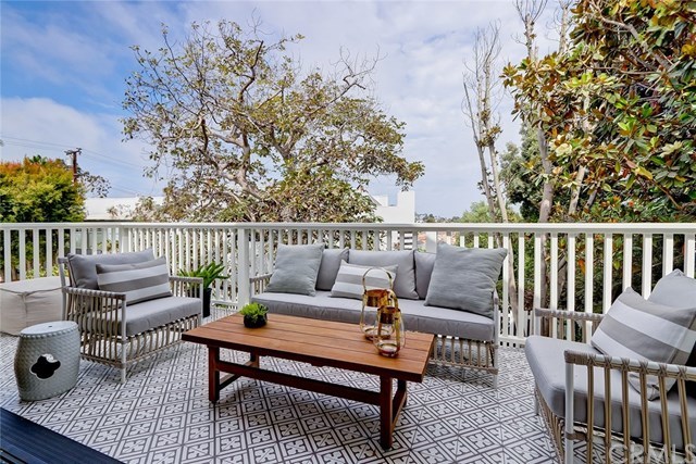 1016 John Street Manhattan Beach, CA 90266 - Photo 9 of 53