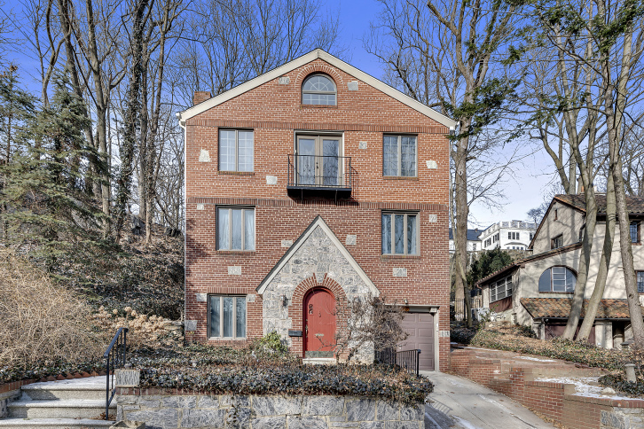 275 College Road, Unit Undisclosed Bronx, NY 10471 - Photo 1 of 26