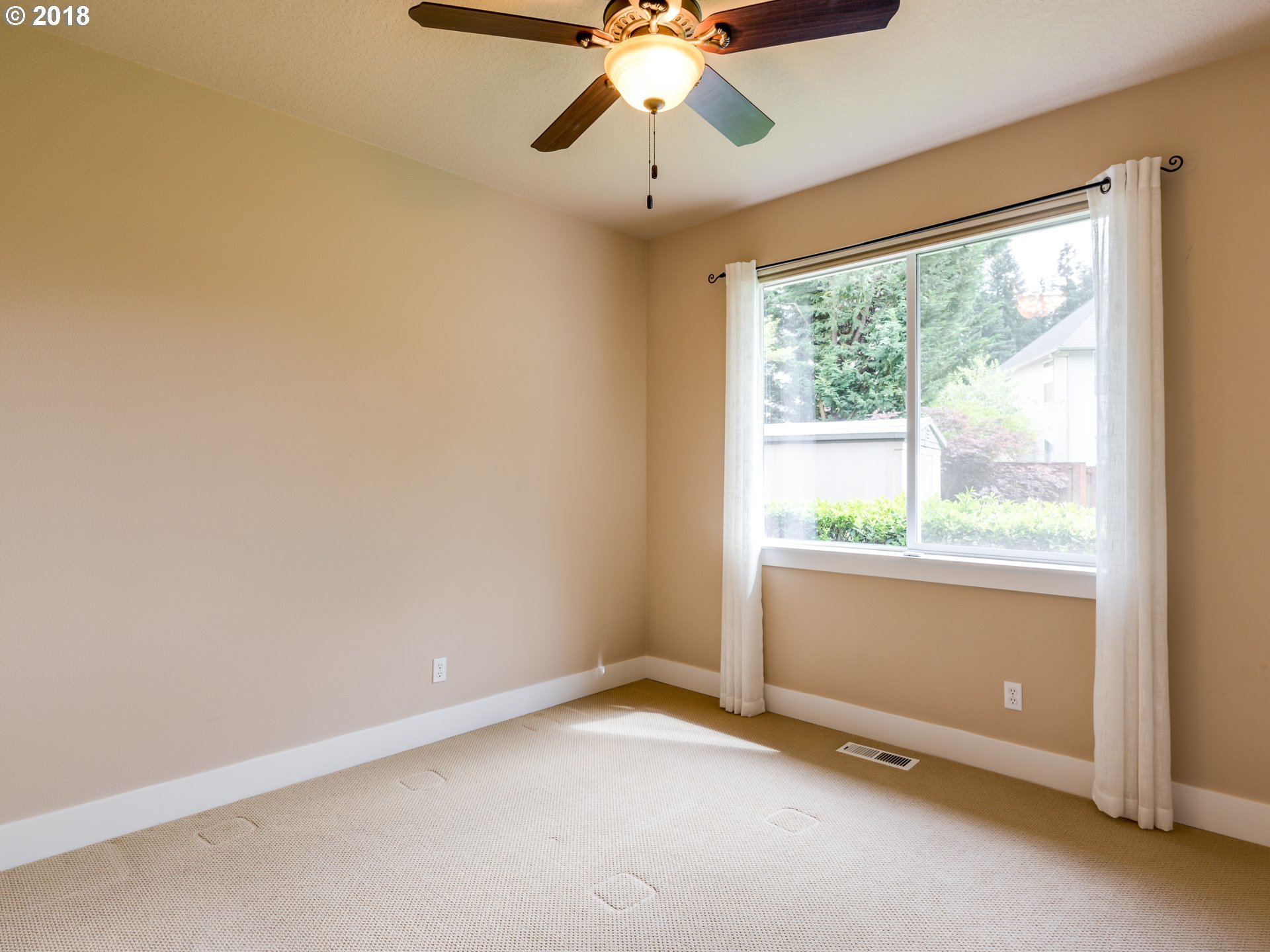 11184 Southwest Koller Street Tualatin, OR 97062 - Photo 8 of 29