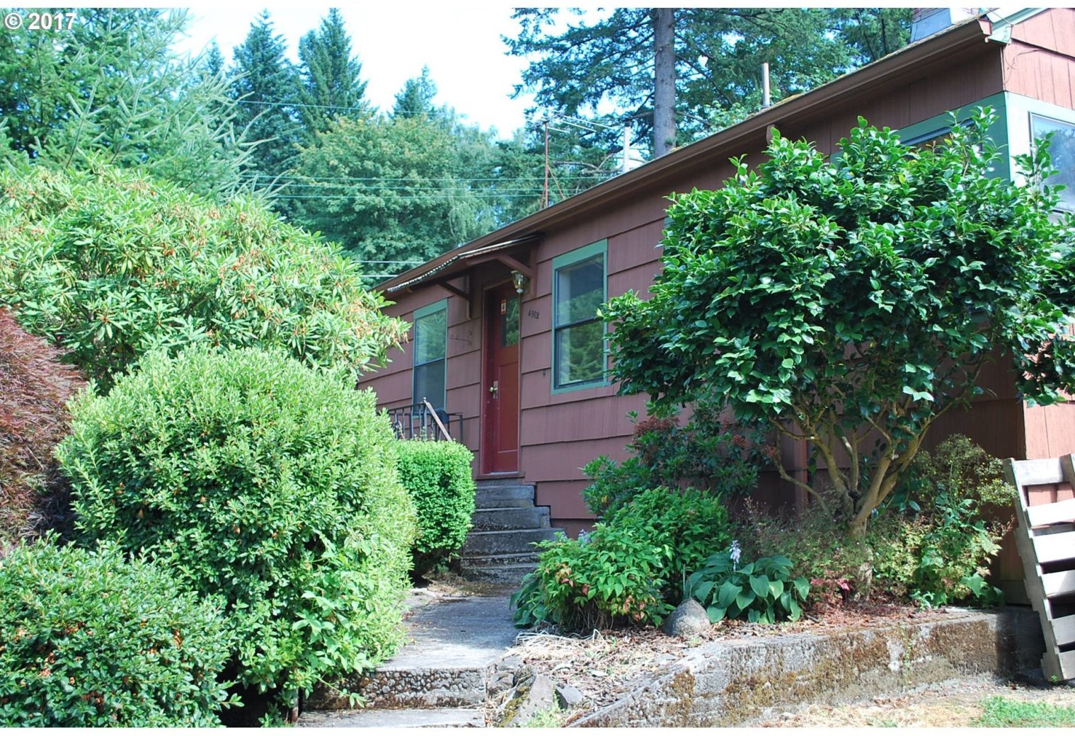4902 Southwest Custer Street Portland, OR 97219 - Photo 8 of 24 Gallery Image 8