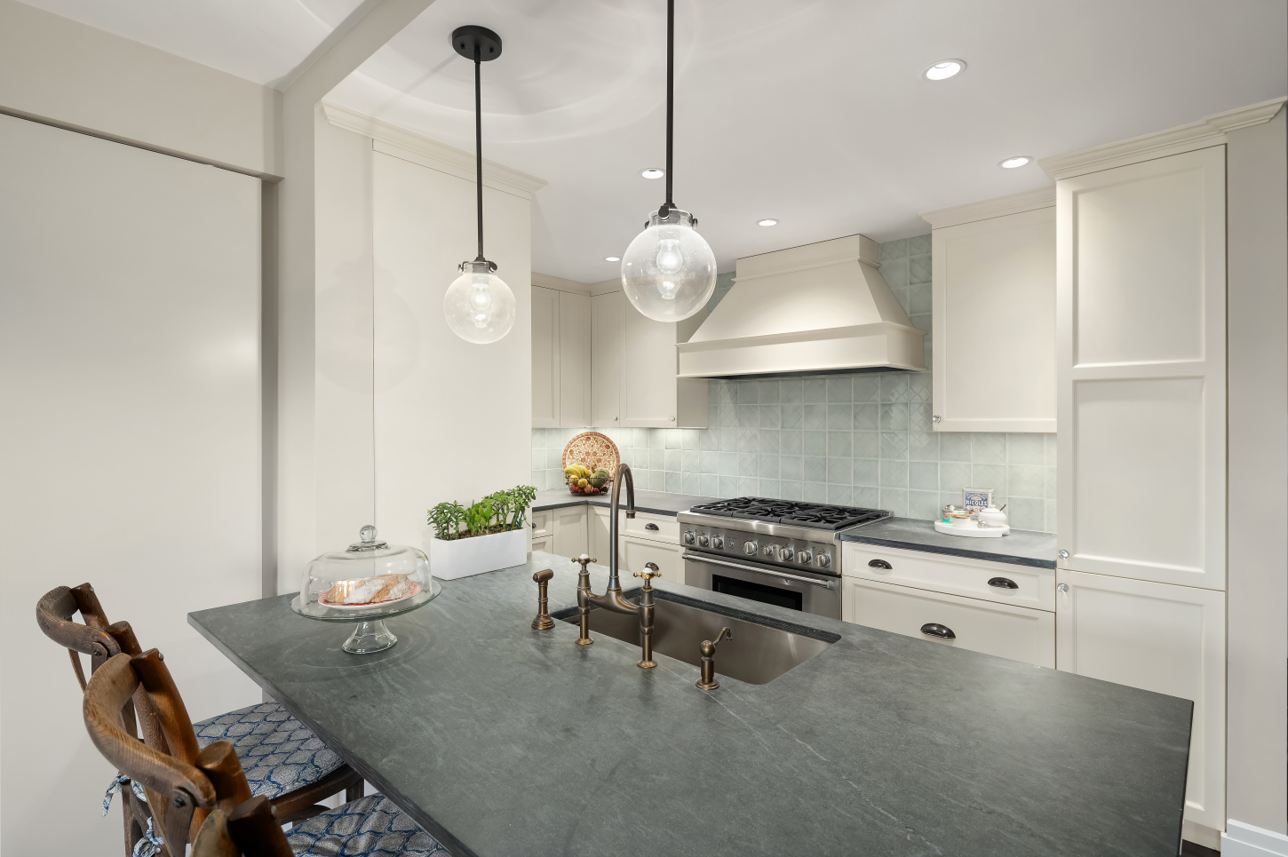 176 East 77th Street, Unit 17JK Manhattan, NY 10075 - Photo 2 of 12