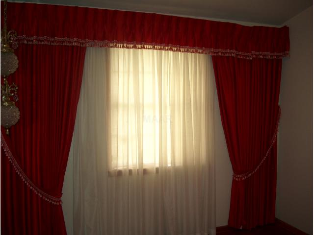 2321 Bridgeport Drive Memphis, TN 38114 - Photo 4 of 7 BEAUTIFUL WINDOW TREAMENTS IN M. BED. ROOM.