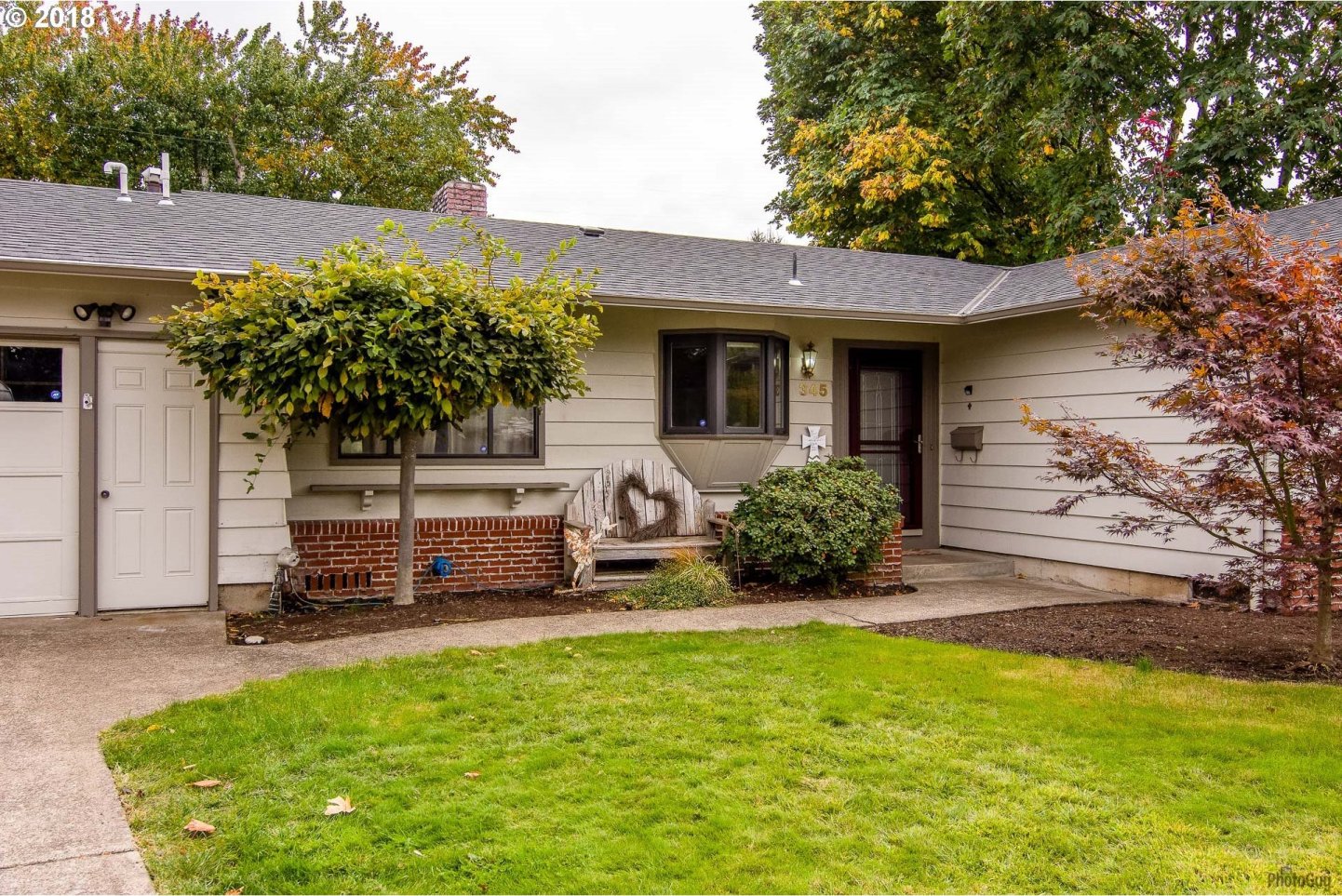 345 Blackstone Street Springfield, OR 97477 - Photo 4 of 32
