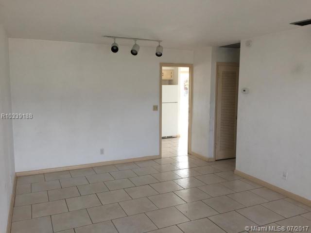 535 Silver Beach Road, Unit 3B West Palm Beach, FL 33403 - Photo 3 of 10 Gallery Image 3