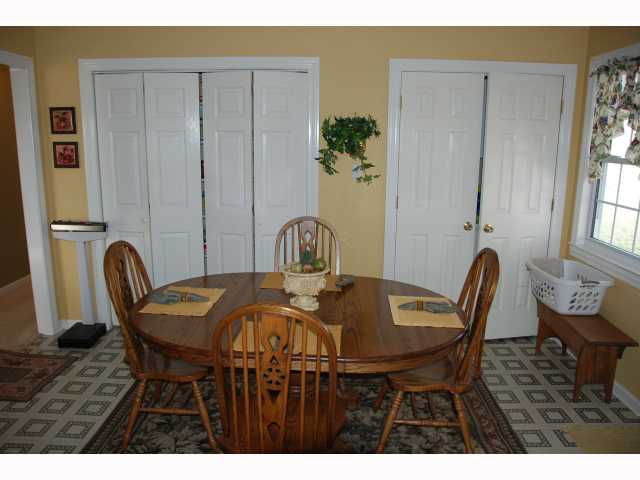 88 Cobb Crossing Road Bells, TN 38006 - Photo 5 of 9 Eat in Area of Kitchen