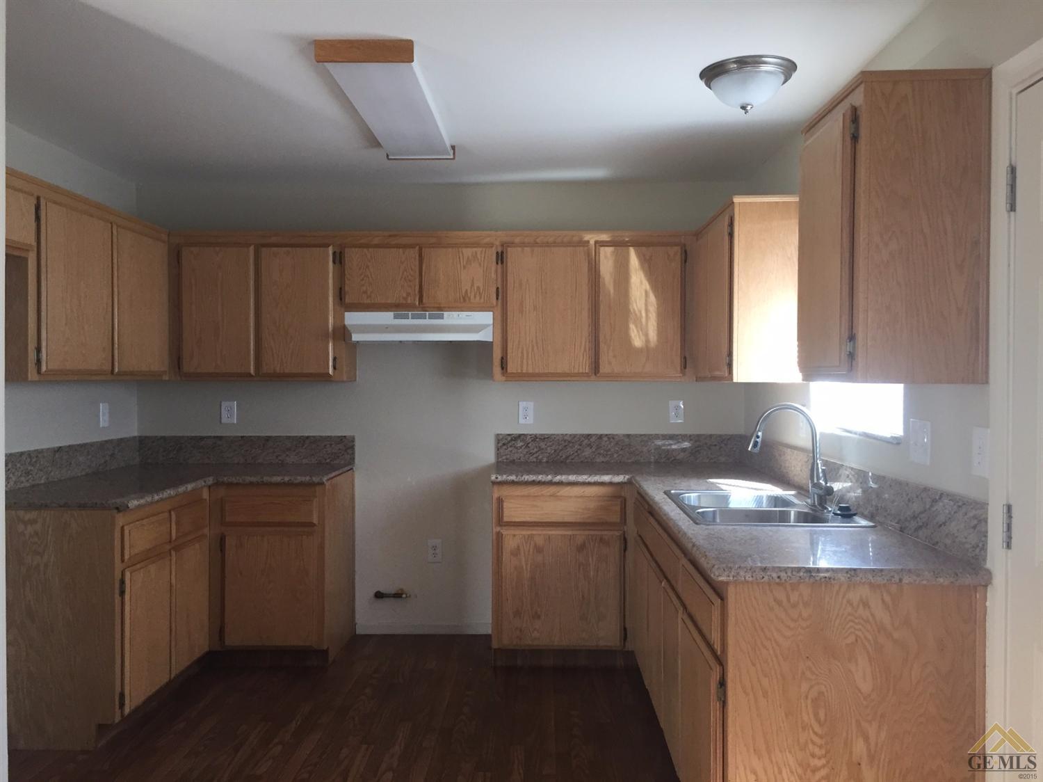 1812 Filson Street Bakersfield, CA 93307 - Photo 2 of 10
