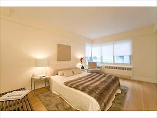 249 East 48th Street, Unit 16E Manhattan, NY 10017 - Photo 2 of 5 Gallery Image 2