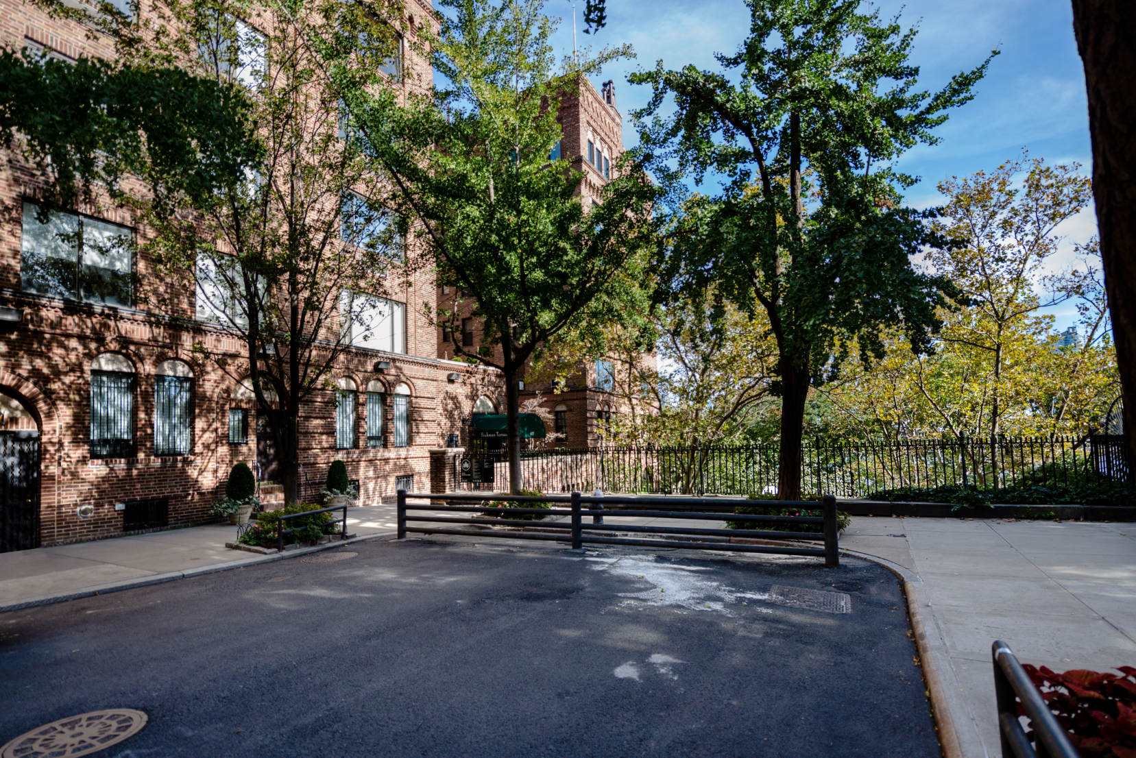 425 East 51st Street, Unit 9C Manhattan, NY 10022 - Photo 14 of 21