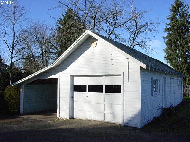 19725 Southeast Stark Street Portland, OR 97233 - Photo 9 of 9