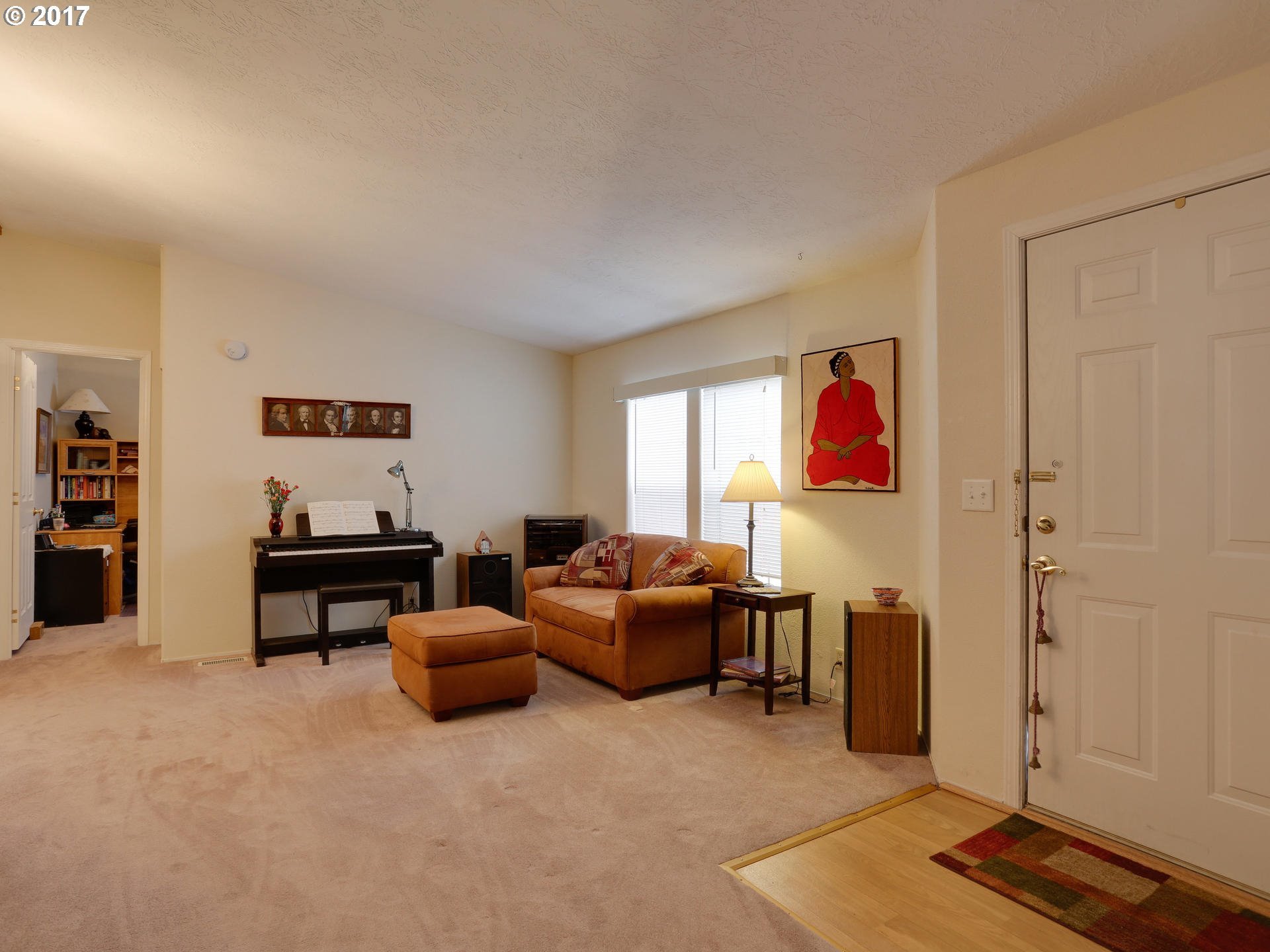 931 Southwest Sunset Way Troutdale, OR 97060 - Photo 4 of 32