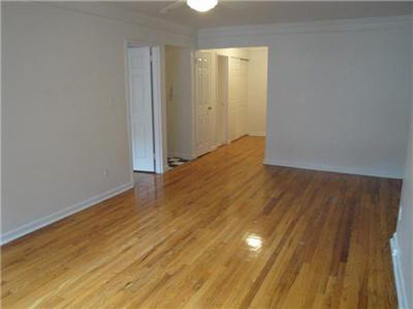 328 West 19th Street, Unit 2C Manhattan, NY 10011 - Photo 4 of 6