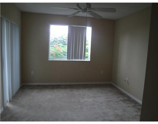 3848 Lyons Road, Unit 3041 Coconut Creek, FL 33073 - Photo 6 of 10 Gallery Image 6