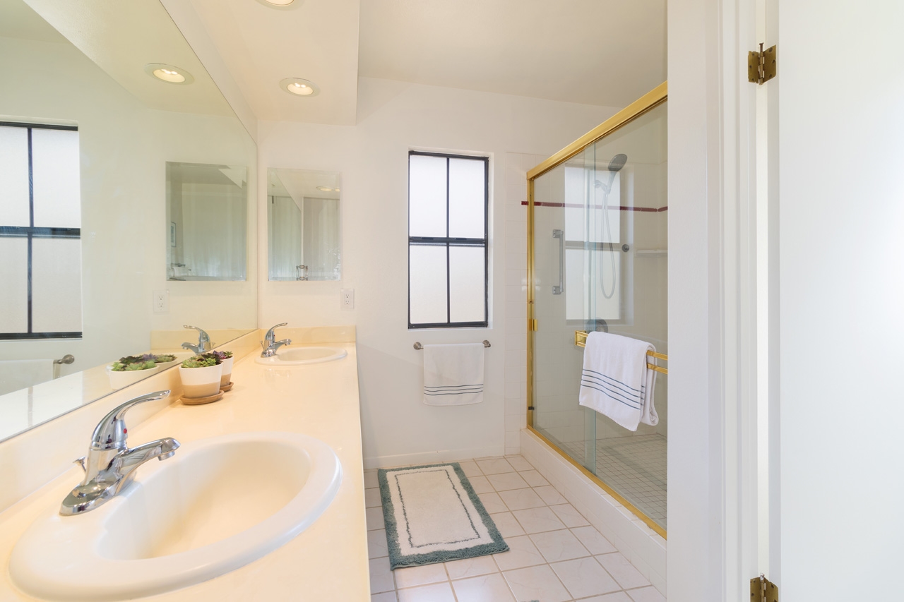 2125 Summerhill Drive Encinitas, CA 92024 - Photo 16 of 25