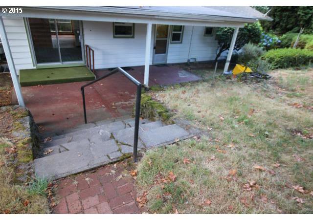 6918 Southeast Deardorff Road Portland, OR 97236 - Photo 11 of 14 Gallery Image 11