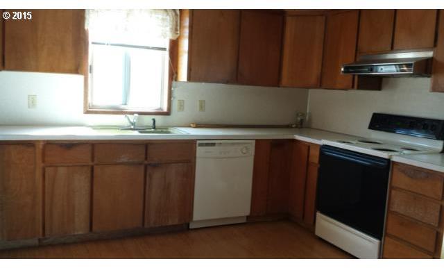 468 East 3rd Avenue Riddle, OR 97469 - Photo 9 of 14