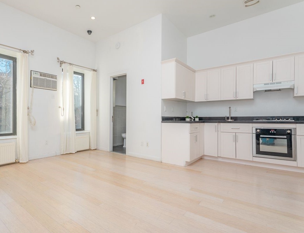 78 Herkimer Street, Unit 301 Brooklyn, NY 11216 - Photo 2 of 5