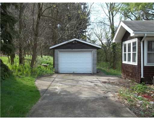 304 Forest Grove Road Coraopolis, PA 15108 - Photo 13 of 14