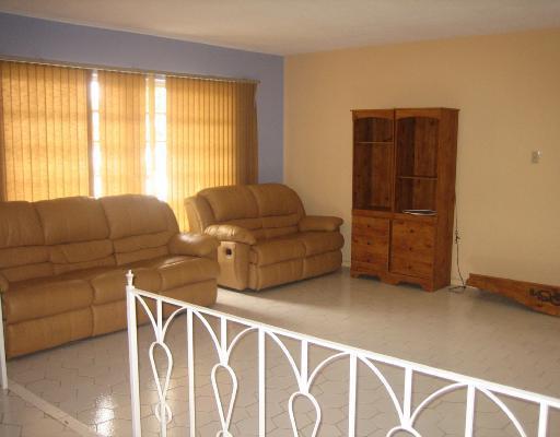 2023 Southwest 99th Avenue Miami, FL 33165 - Photo 5 of 7