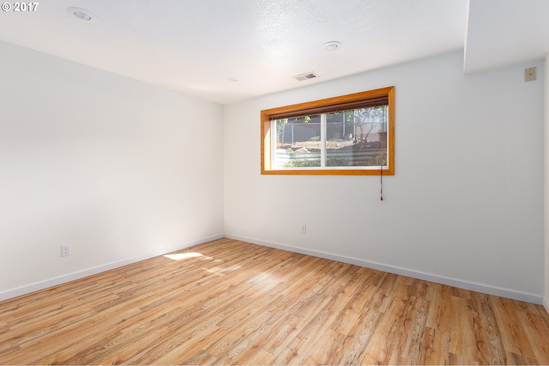7520 Southeast Barbara Welch Road Portland, OR 97236 - Photo 17 of 25