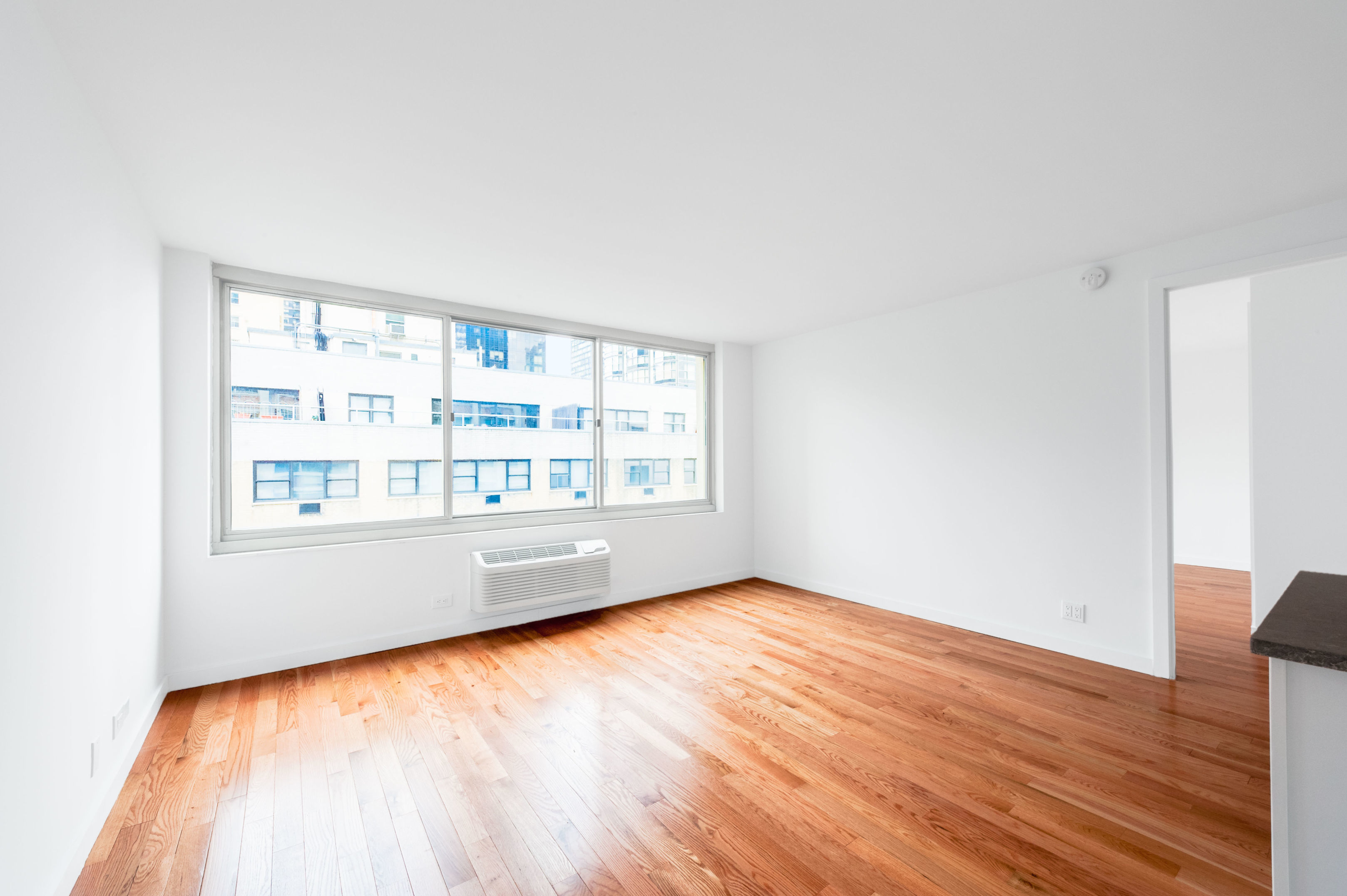 333 East 45th Street, Unit 11D Manhattan, NY 10017 - Photo 2 of 7