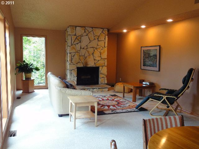6238 Southwest Barnes Road Portland, OR 97221 - Photo 3 of 16 Gallery Image 3