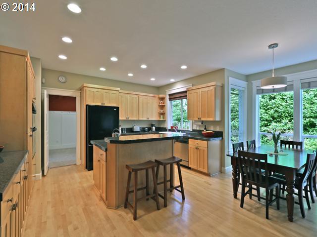 10364 Southwest Todd Street Portland, OR 97225 - Photo 3 of 16