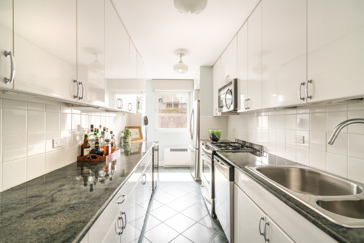 200 Central Park South, Unit 31A Manhattan, NY 10019 - Photo 6 of 12