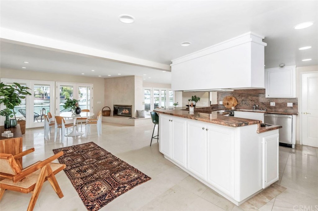 3282 Gilbert Drive Huntington Beach, CA 92649 - Photo 9 of 37