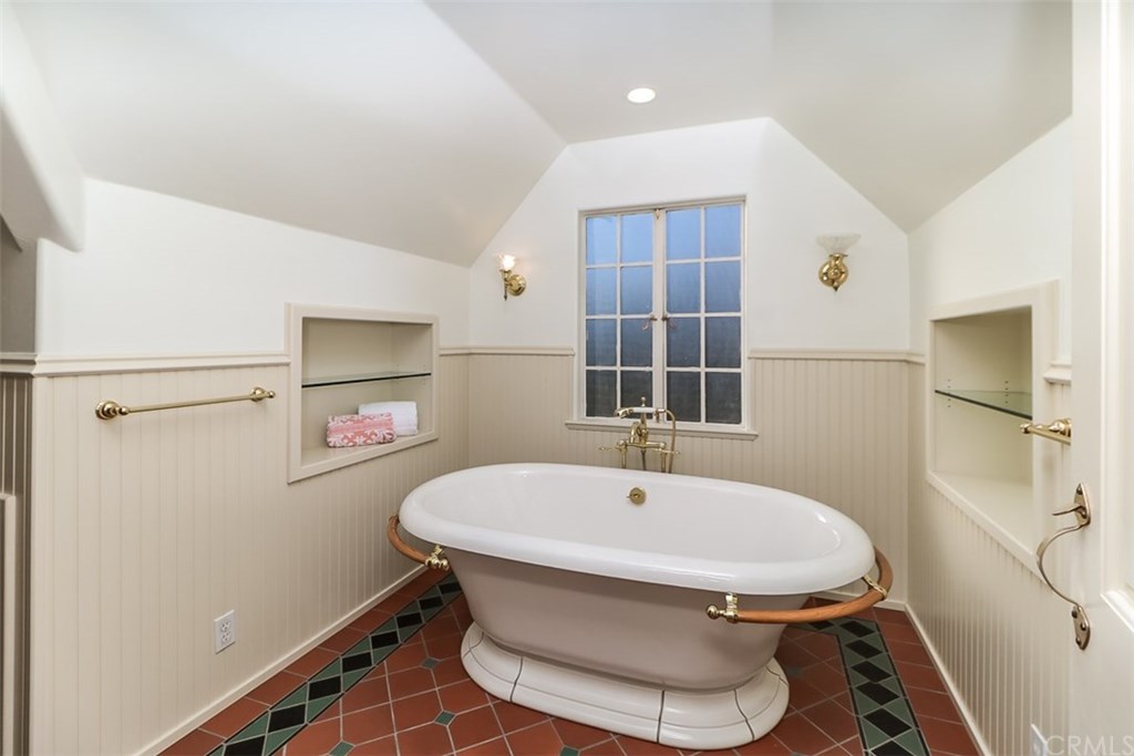 975 Hillcrest Drive Upland, CA 91784 - Photo 40 of 65