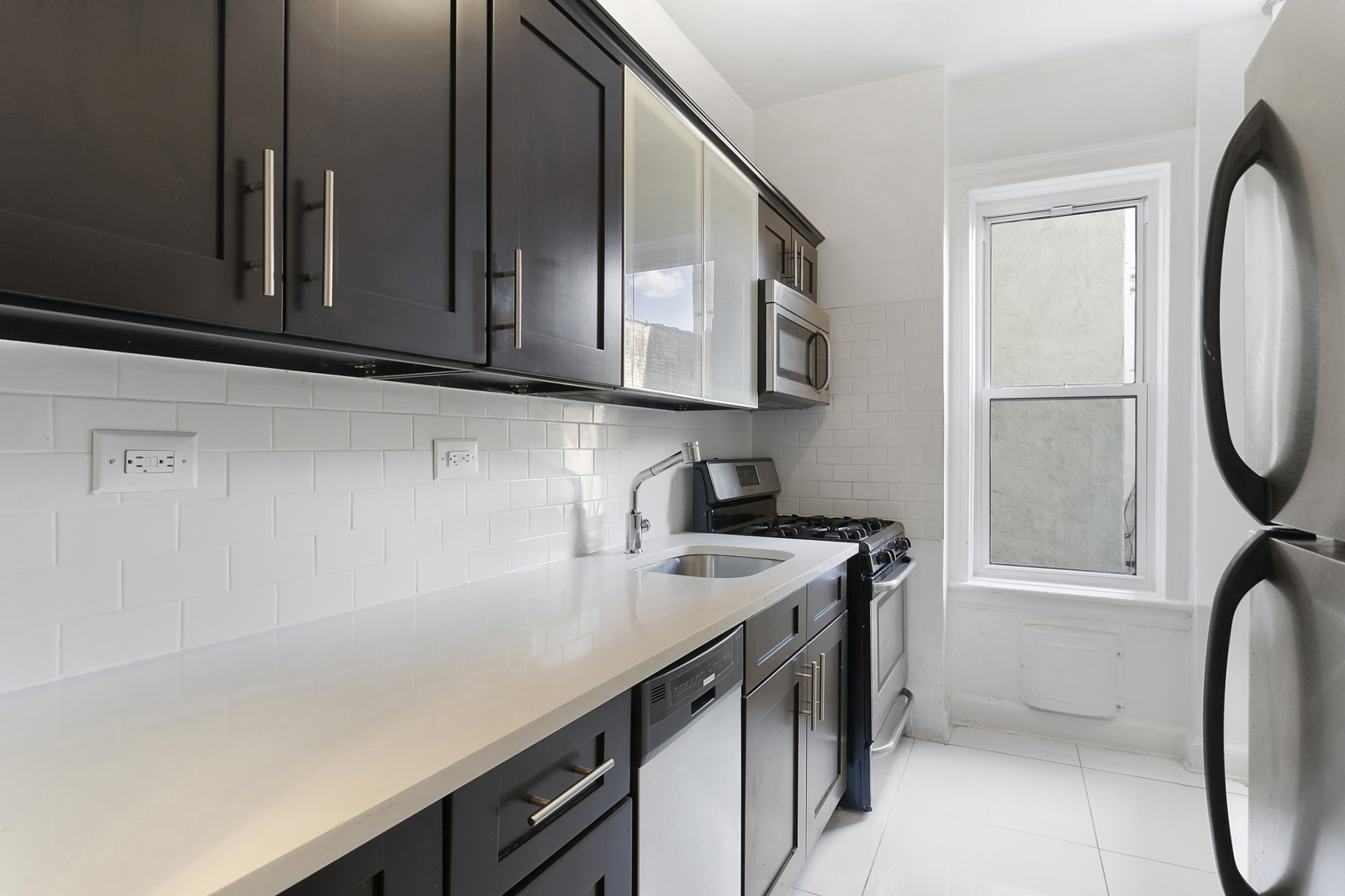 701 Saint Marks Avenue, Unit 3E Brooklyn, NY 11216 - Photo 3 of 5