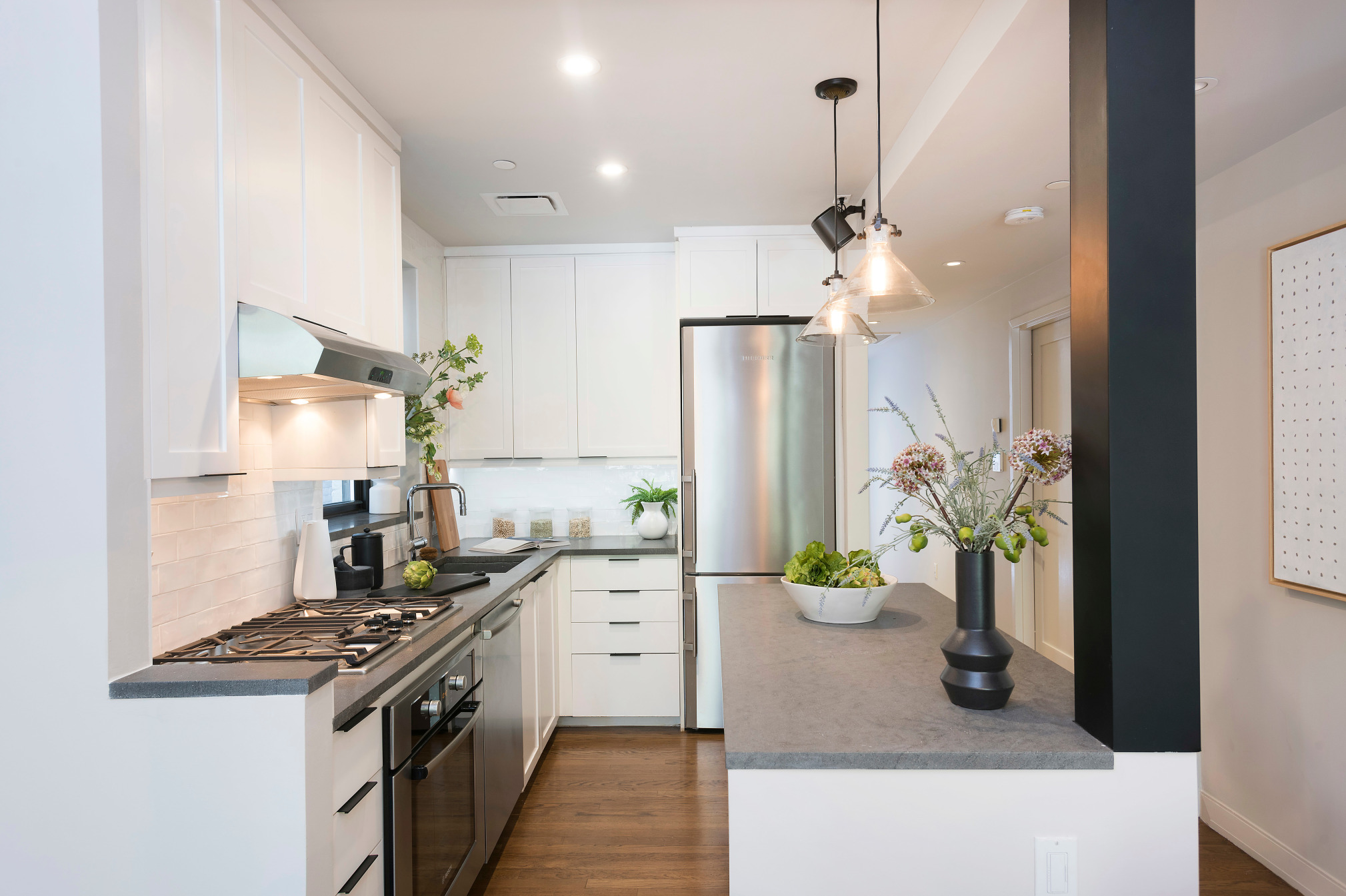 422 West 20th Street, Unit 2G Manhattan, NY 10011 - Photo 4 of 7