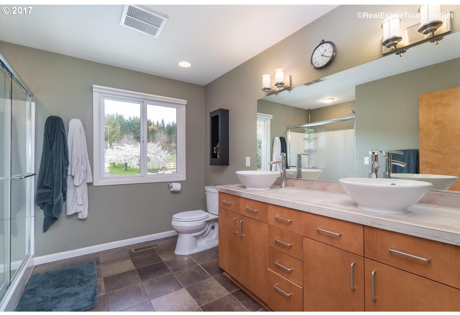 20650 Southwest Ramblin Reck Road Sherwood, OR 97140 - Photo 13 of 32 Gallery Image 13