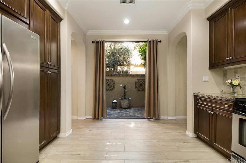 95 Chantilly Irvine, CA 92620 - Photo 12 of 40