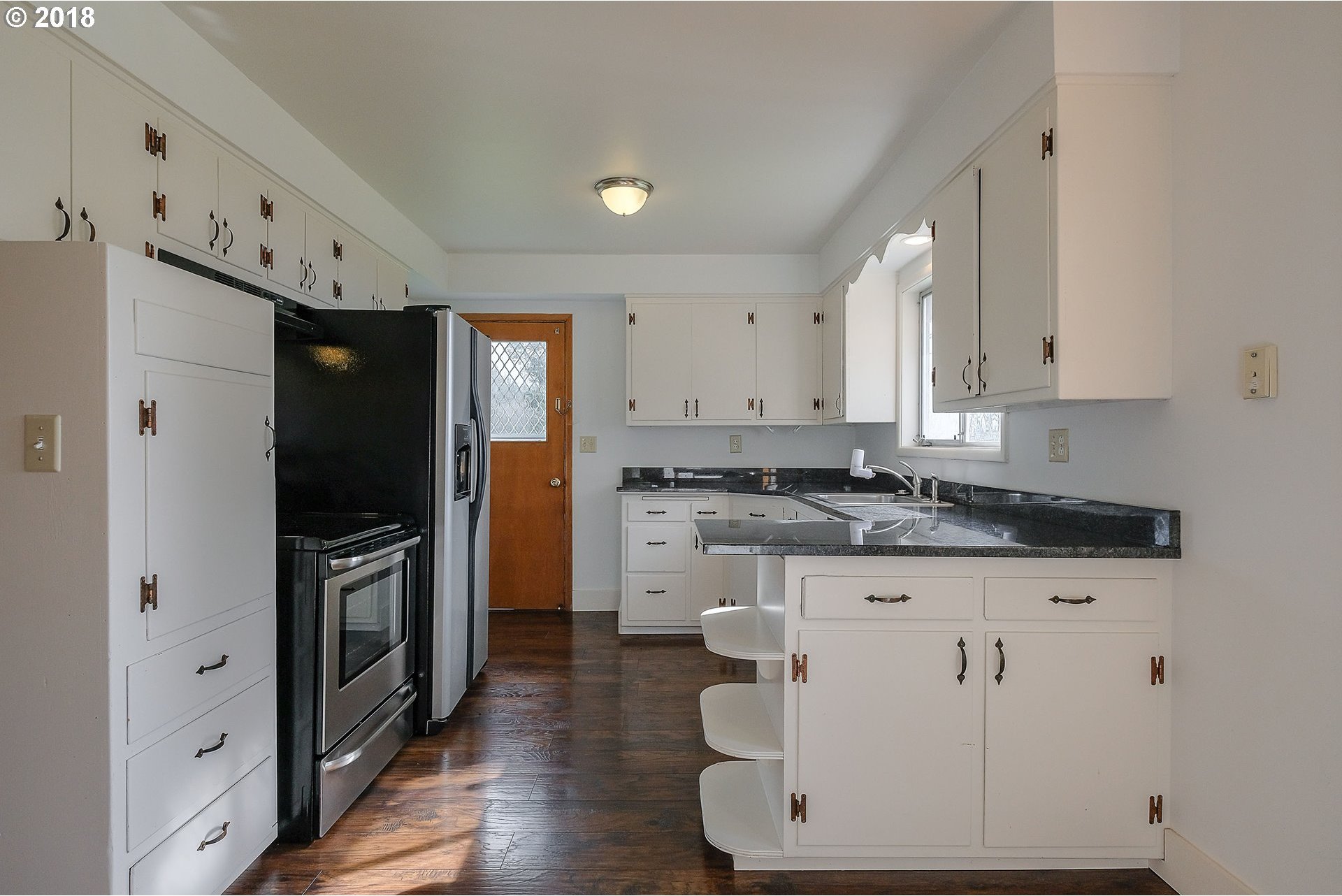 10610 Northwest Brooks Road Portland, OR 97231 - Photo 6 of 20 Gallery Image 6