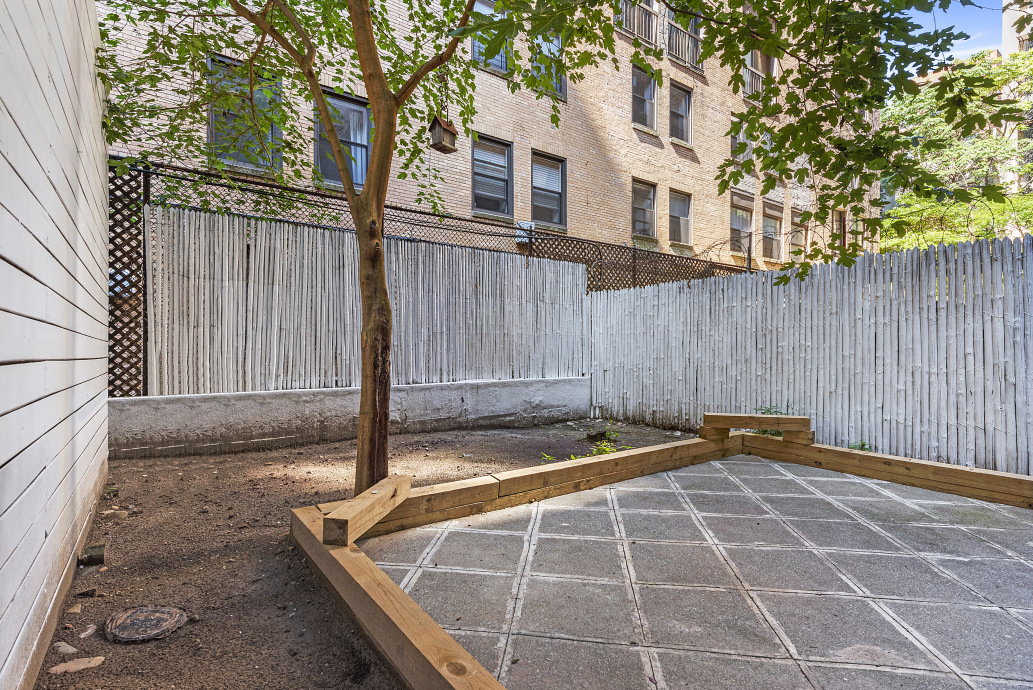 240 West 74th Street, Unit GARDEN New York, NY 10023 - Photo 3 of 8